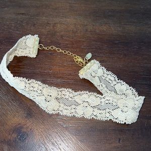 tan lace choker